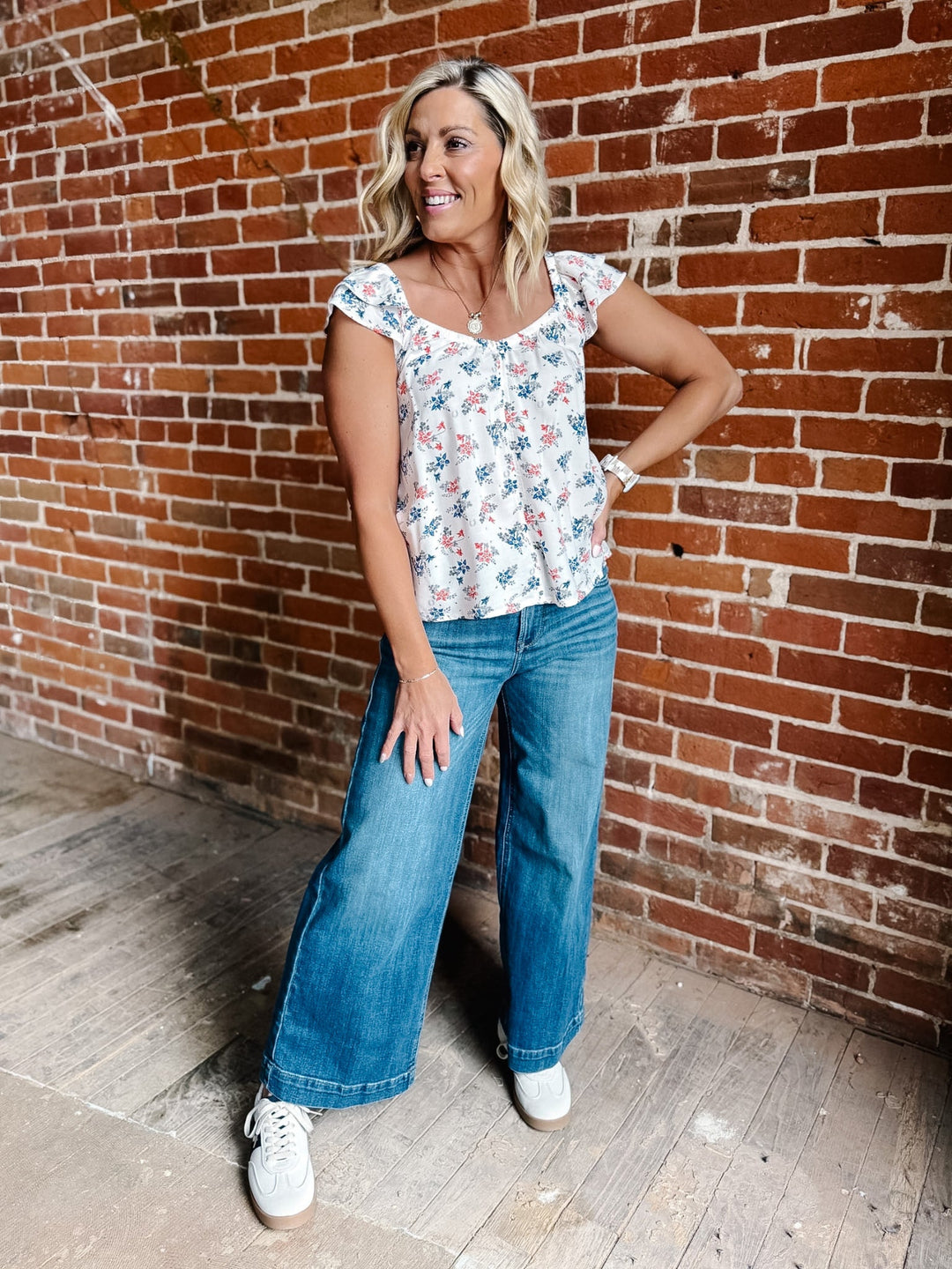 Ariat Lynn Floral Print Sleeveles Top