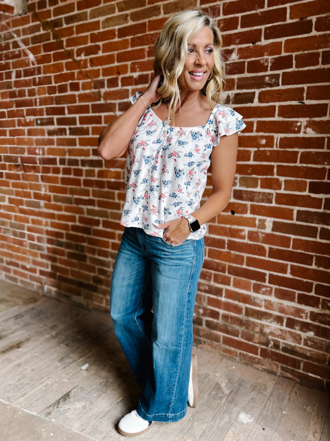Ariat Lynn Floral Print Sleeveles Top