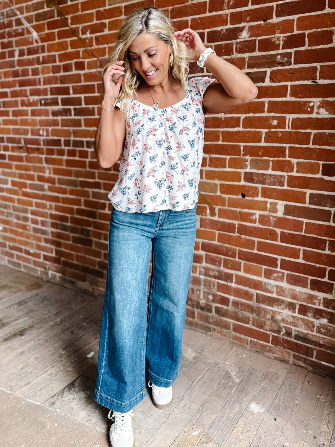Ariat Lynn Floral Print Sleeveles Top
