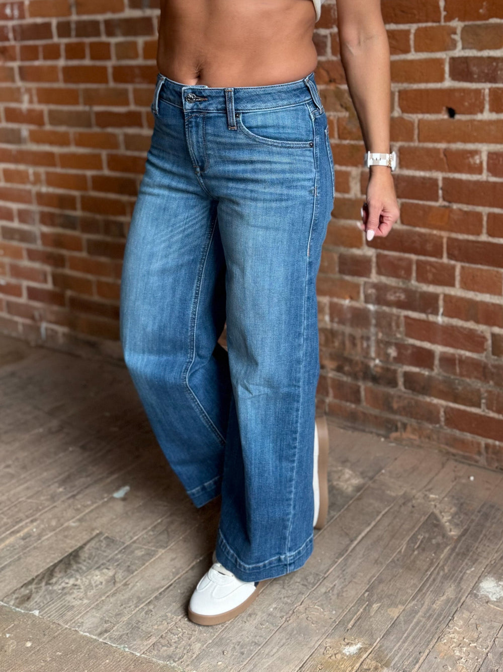 Ariat Perfect Rise Jazmine Wide Leg Crop Jeans