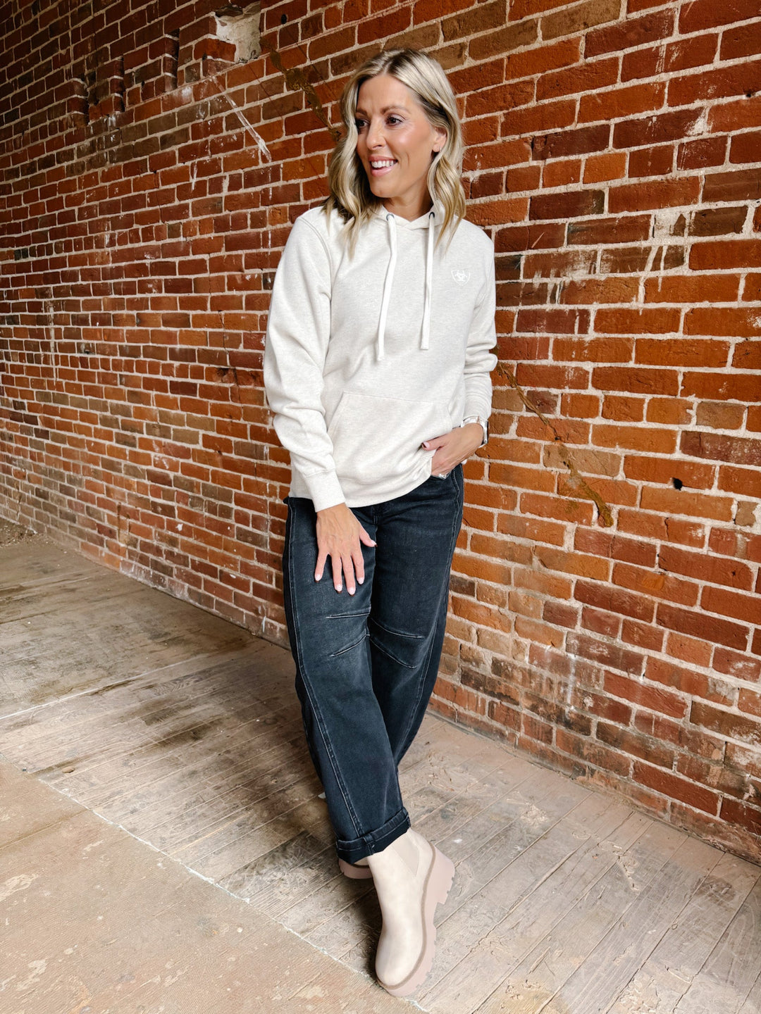 Ariat Women's Logo 2.0 Hoodie, Heather Oatmeal