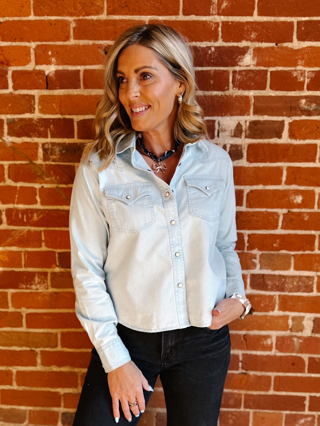 Ariat Asheville Long Sleeve Top, Light Wash Indigo