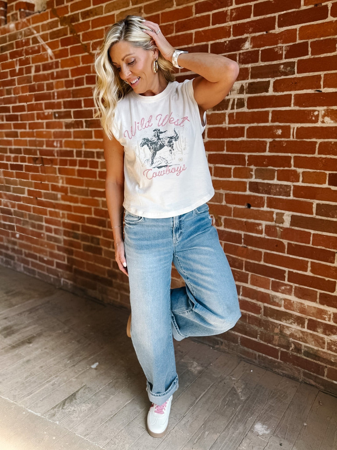 Ariat  Wild West Cropped Sleeveless Tee, Sea Salt