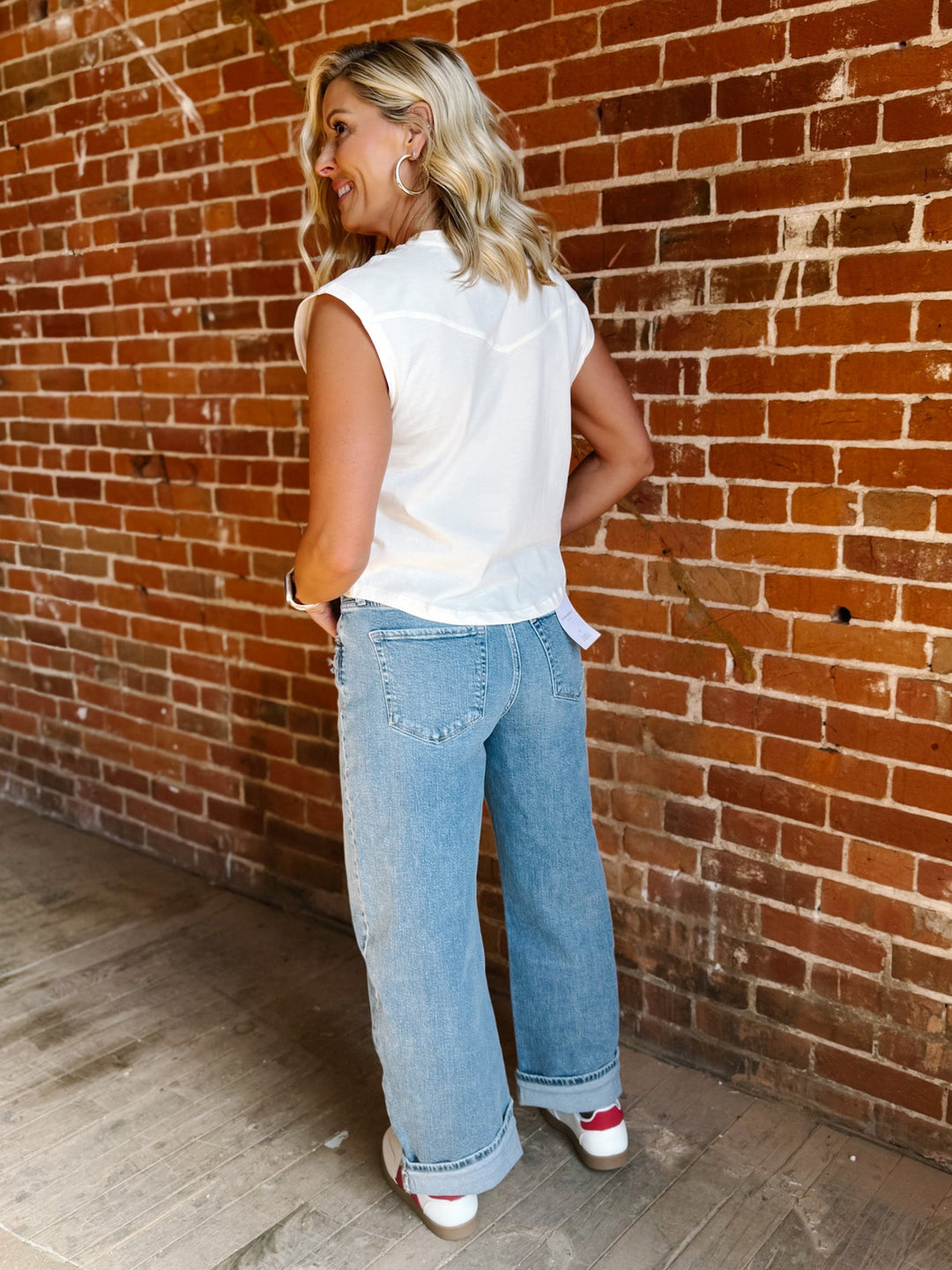 Ariat  Wild West Cropped Sleeveless Tee, Sea Salt