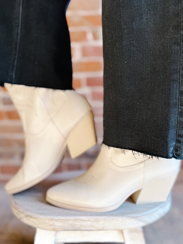 Blazing Short Boot, Bone