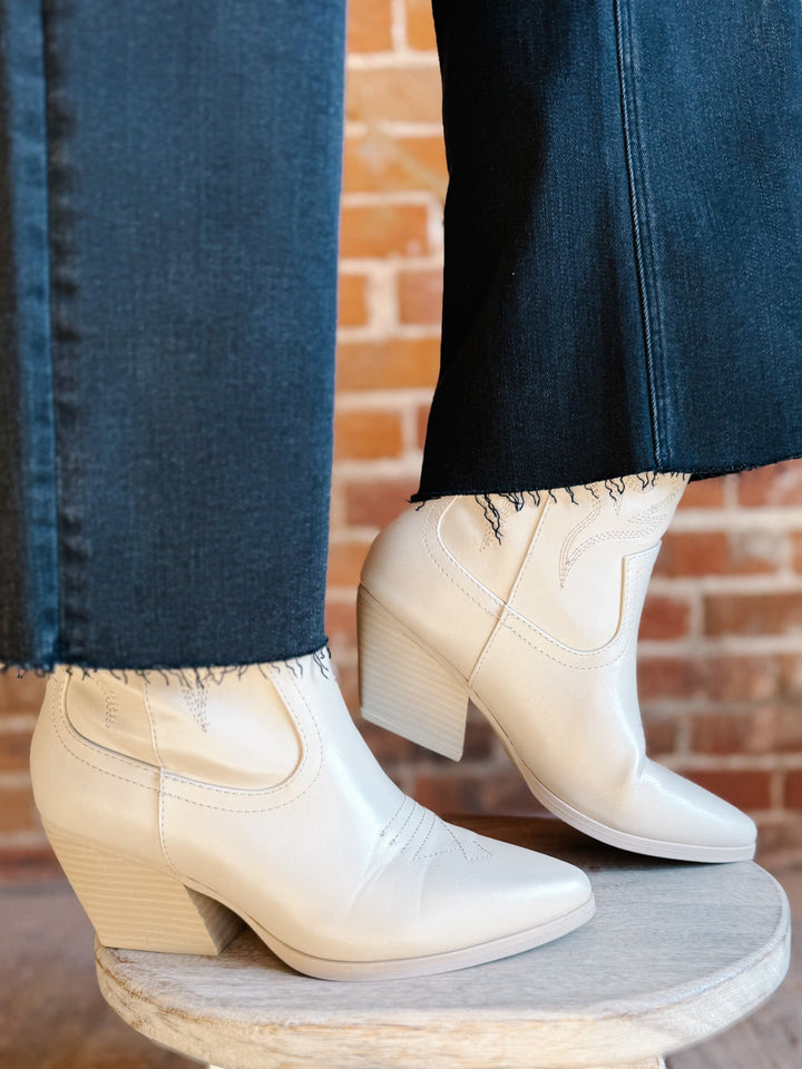 Blazing Short Boot, Bone