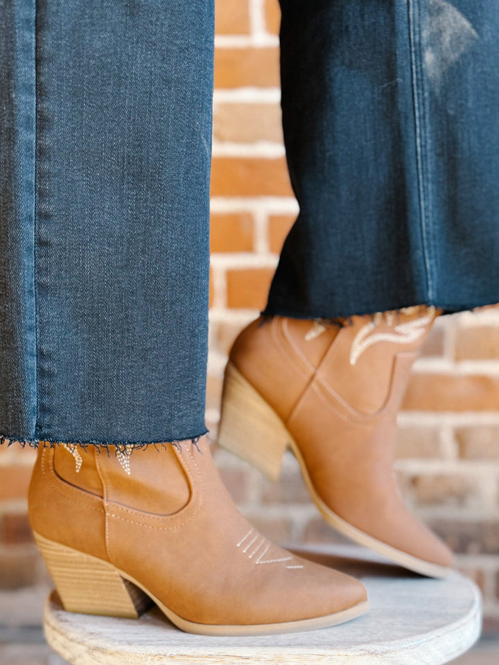 Blazing Short Boot, Cognac