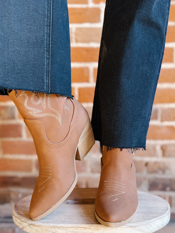 Blazing Short Boot, Cognac