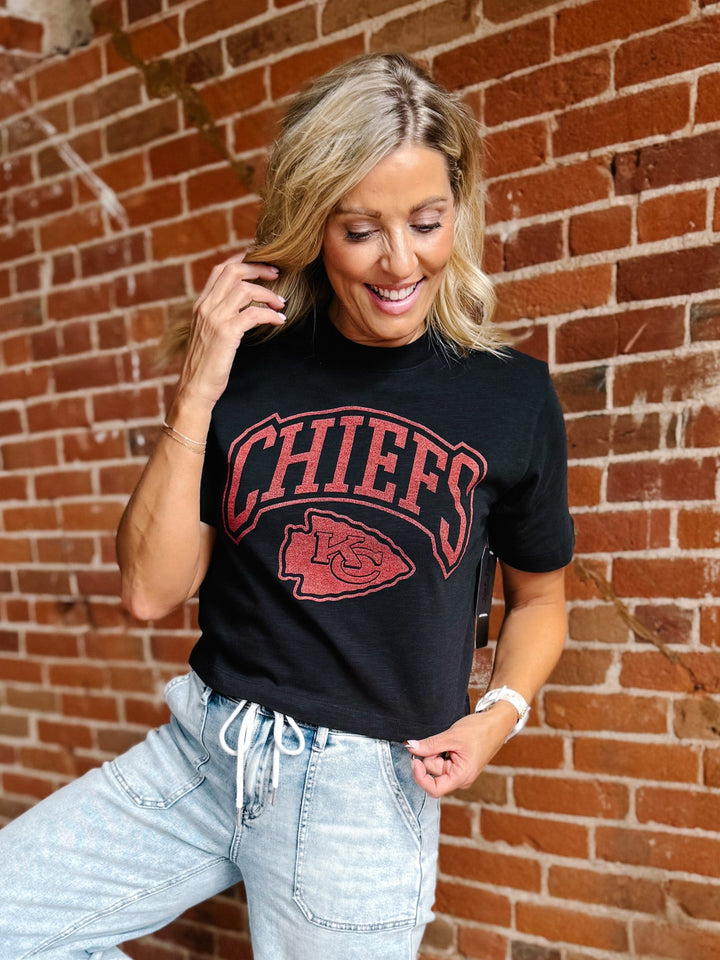 Chiefs Blitz Mock Neck Crop Tee, Black