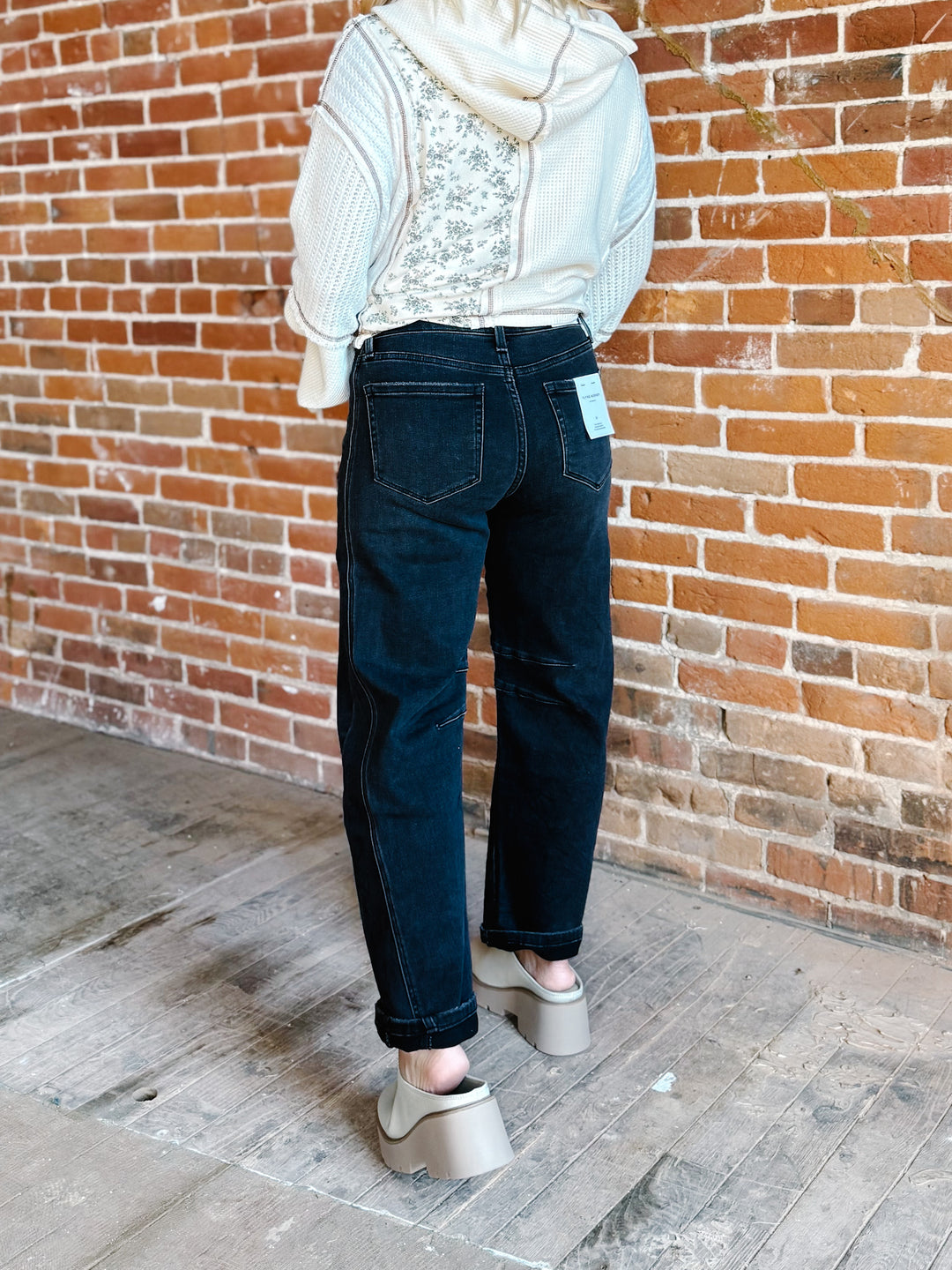 City Edge Barrel Jeans, Black