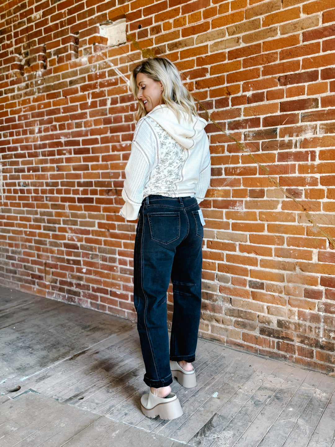 City Edge Barrel Jeans, Black