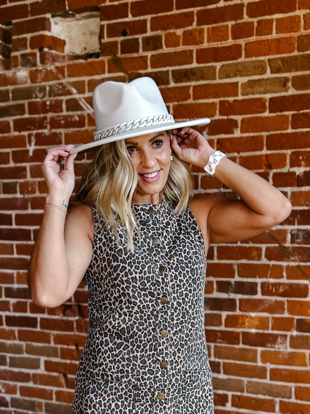 Curb Appeal Chain Link Wide Brim Hat, Ivory