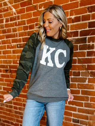 Distressed KC Crewneck Graphic Sweatshirt, Grey/Camo