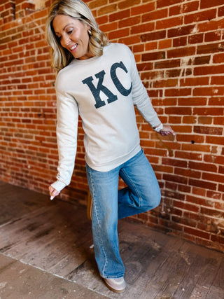 Distressed KC Crewneck Graphic Sweatshirt, GreyCamo 6