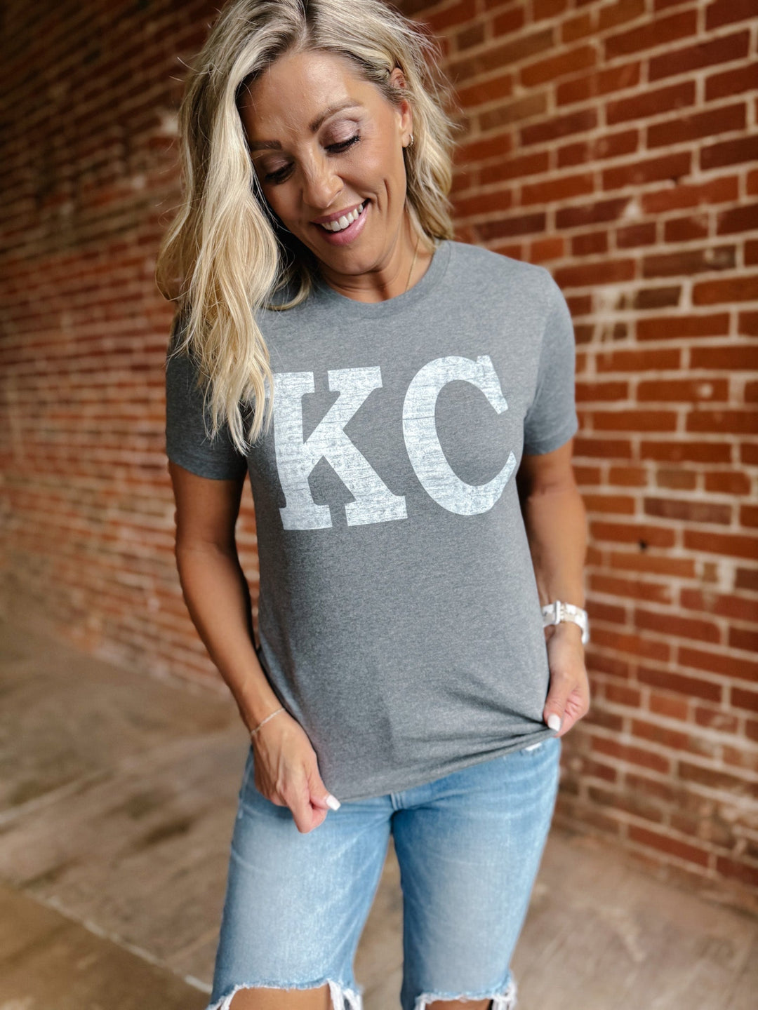 Distressed KC Crewneck Graphic Tee, Deep Heather
