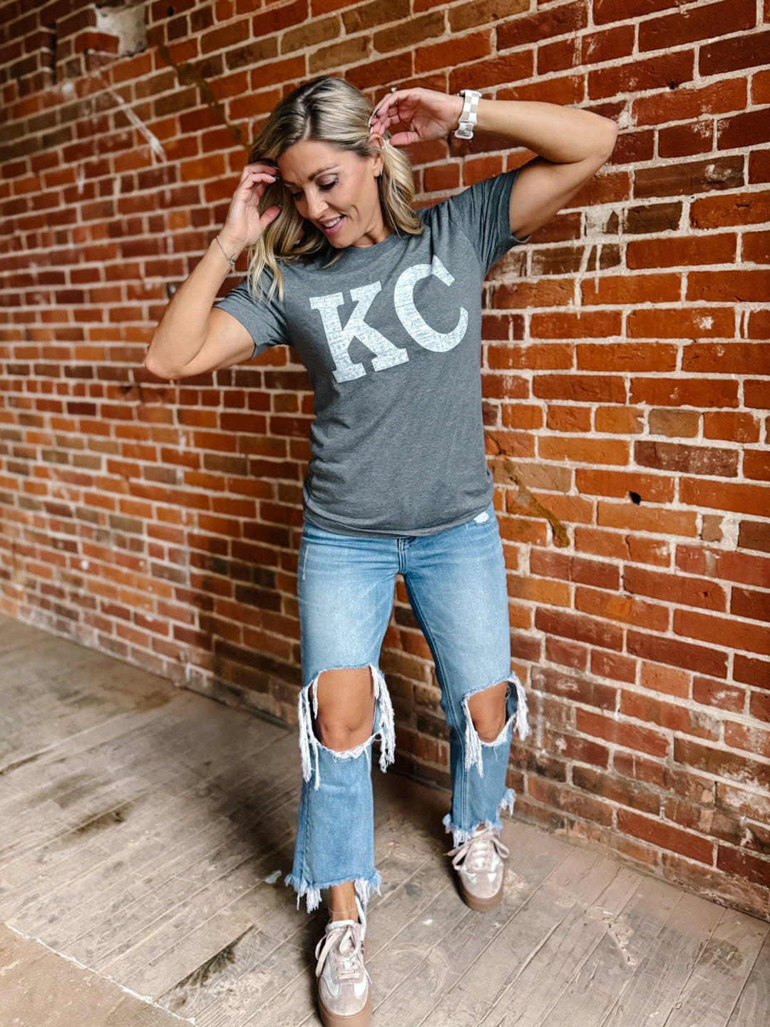 Distressed KC Crewneck Graphic Tee, Deep Heather