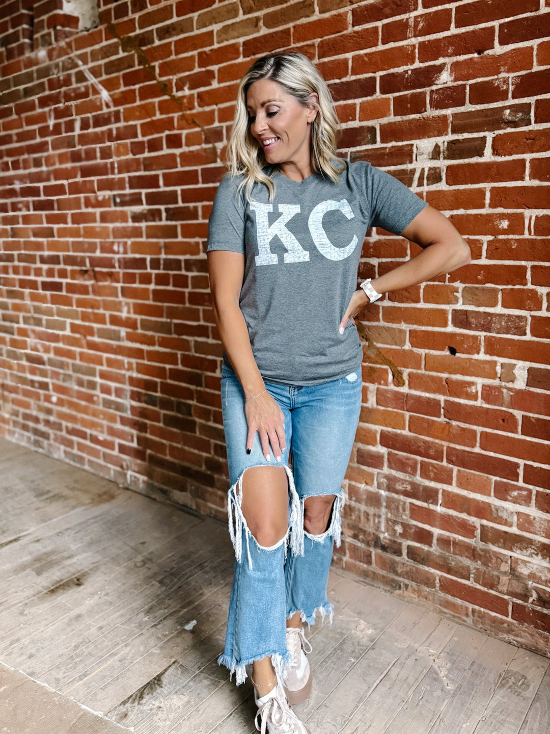 Distressed KC Crewneck Graphic Tee, Deep Heather
