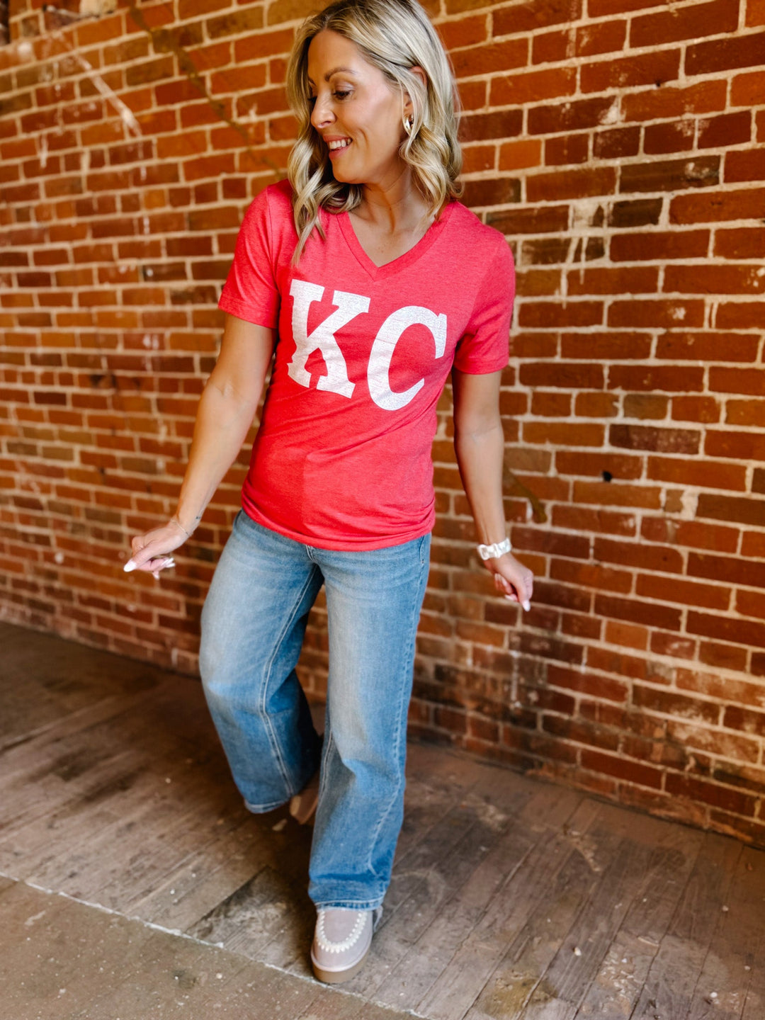 Distressed KC V-Neck Graphic Tee, Heather Red