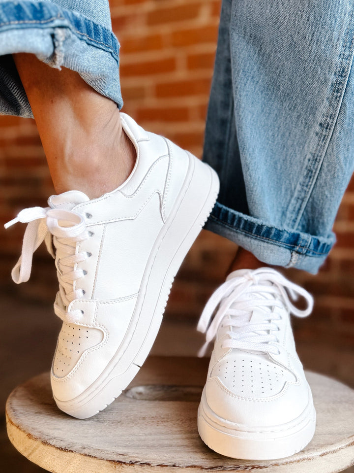 Finesse 7 Low Top Sneaker, White