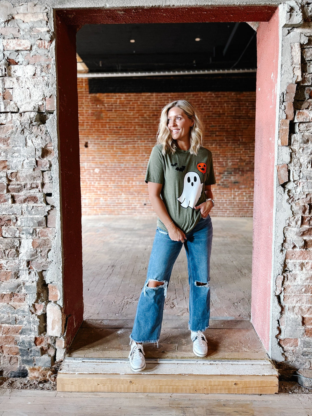 Ghost Balloon Graphic Tee, Olive