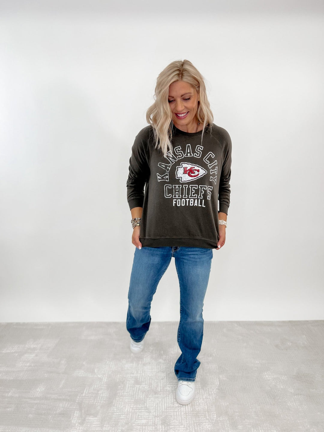 Kansas City Chiefs Flocked Raglan Crew Fleece, Black