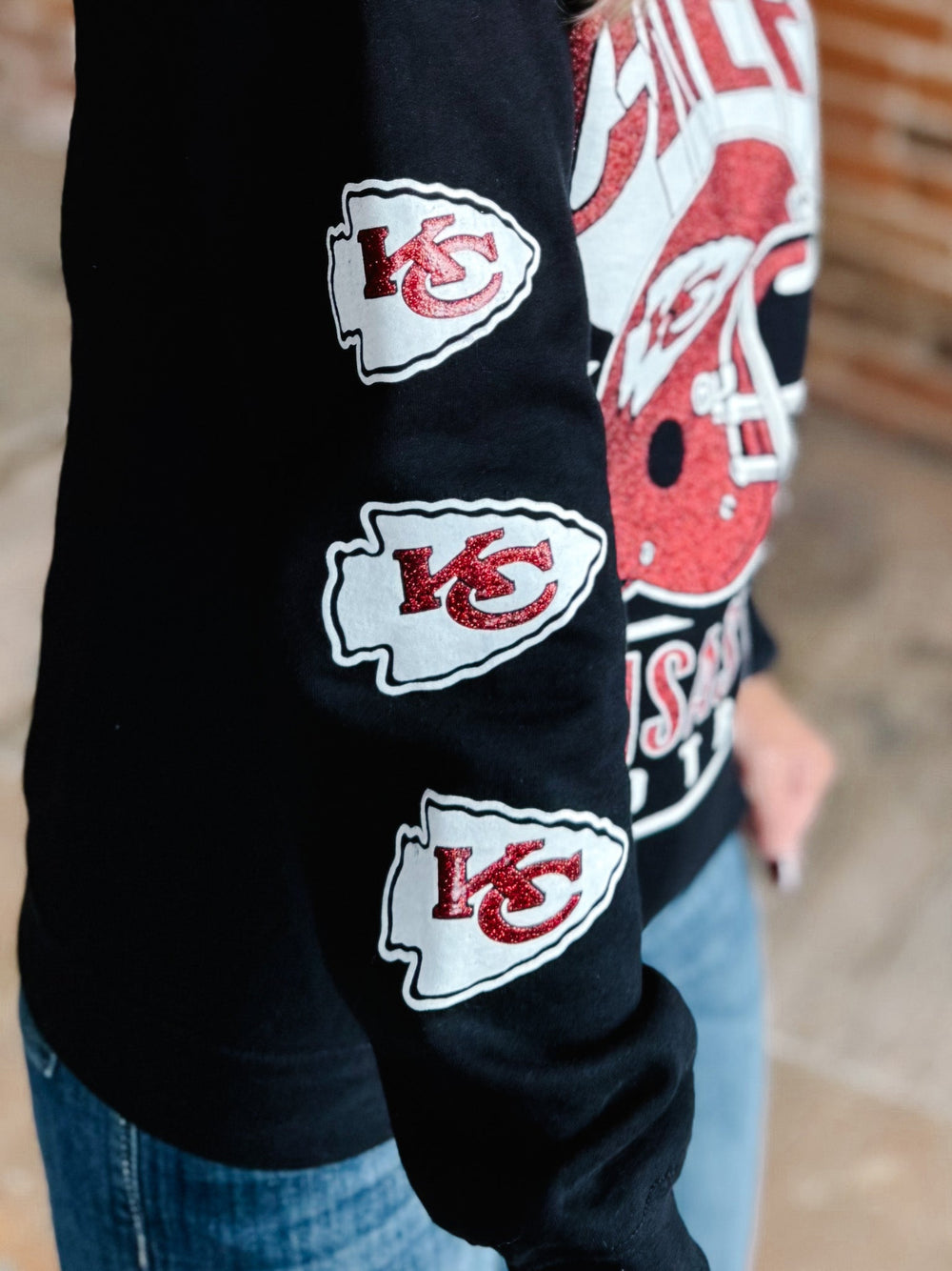 Kansas City Chiefs Glitter Helmet Flea Market Crew, Black