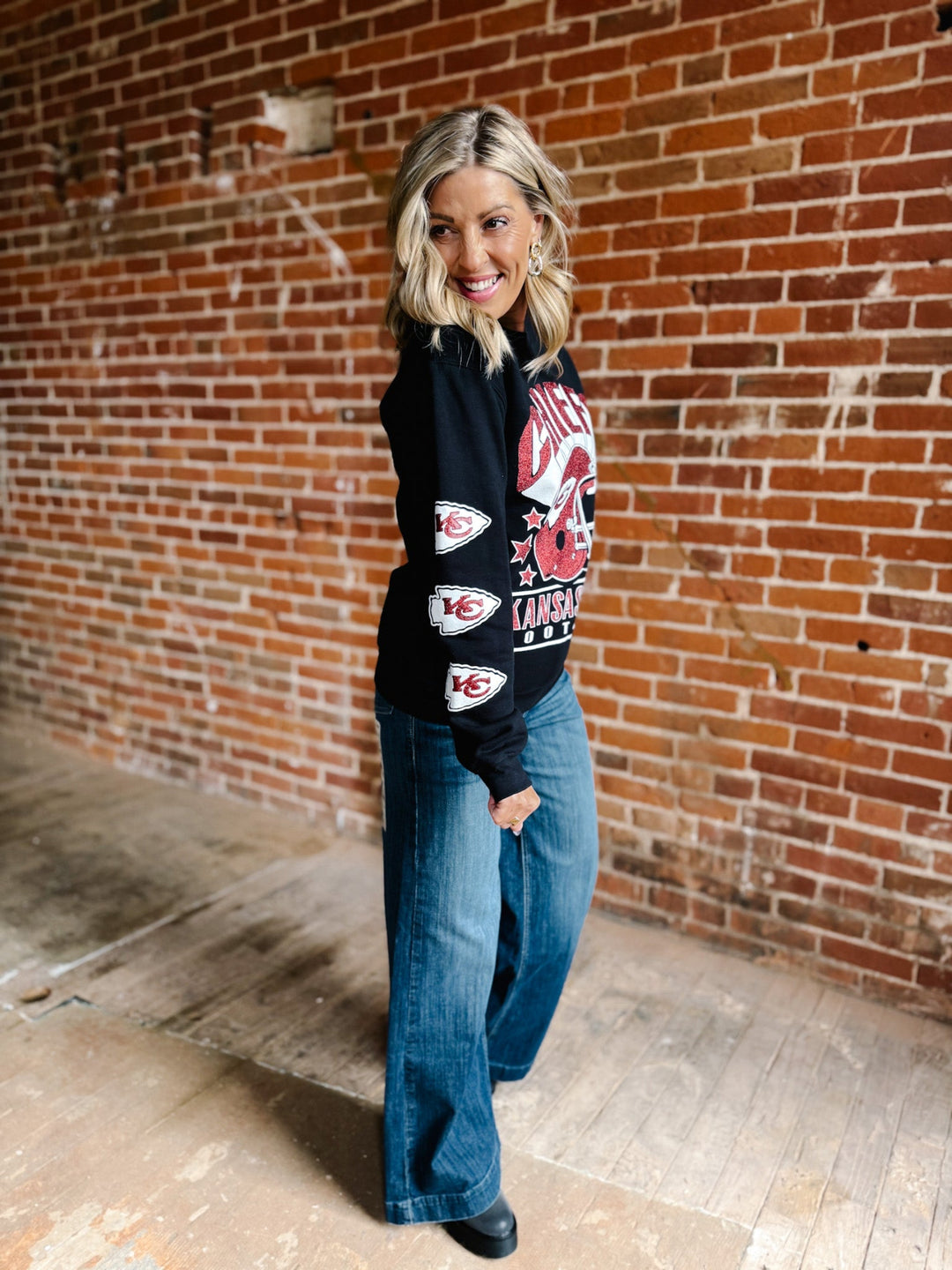 Kansas City Chiefs Glitter Helmet Flea Market Crew, Black