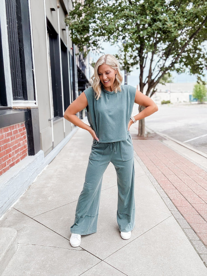 Laid Back Mineral Wash Tank, Regency Green