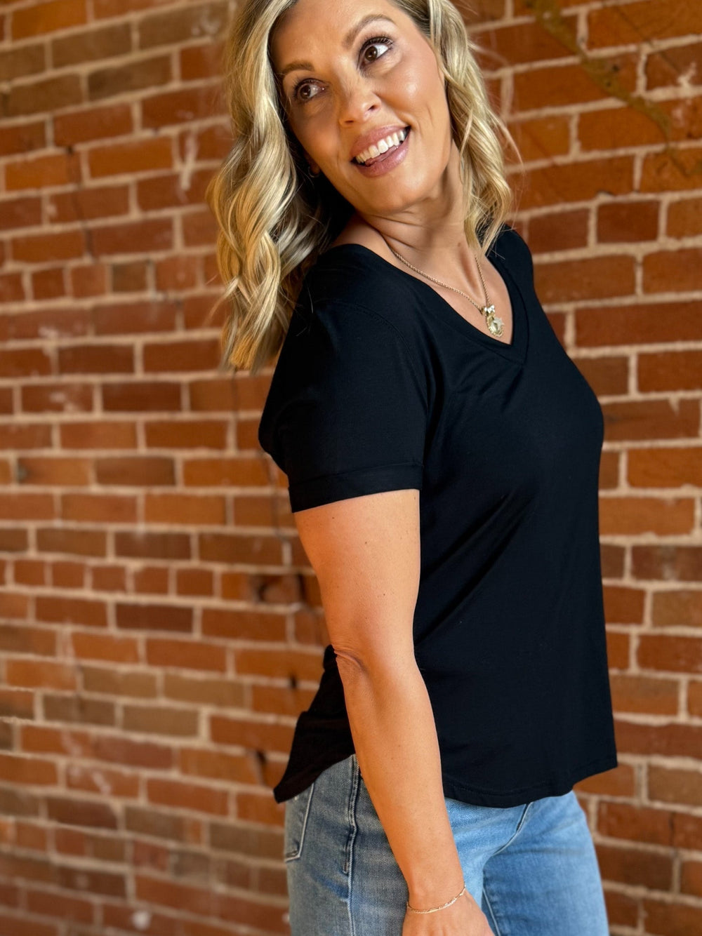 Lanelle V-Neck Tee, Black