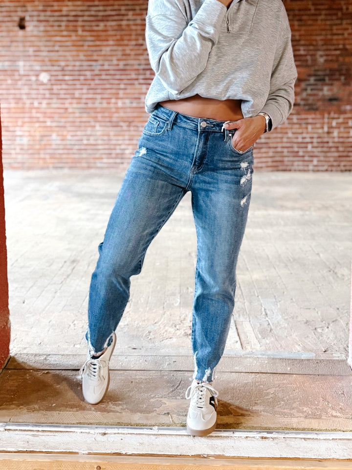 Nyx High Rise Cropped Destroyed Hem Boyfriend Jeans, Medium