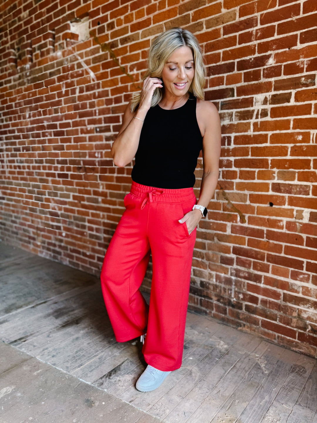Off Duty Chic Cropped Pant, Red