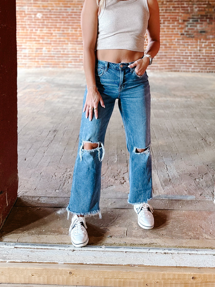 Punctual High Rise Distressed Jeans, Medium Wash