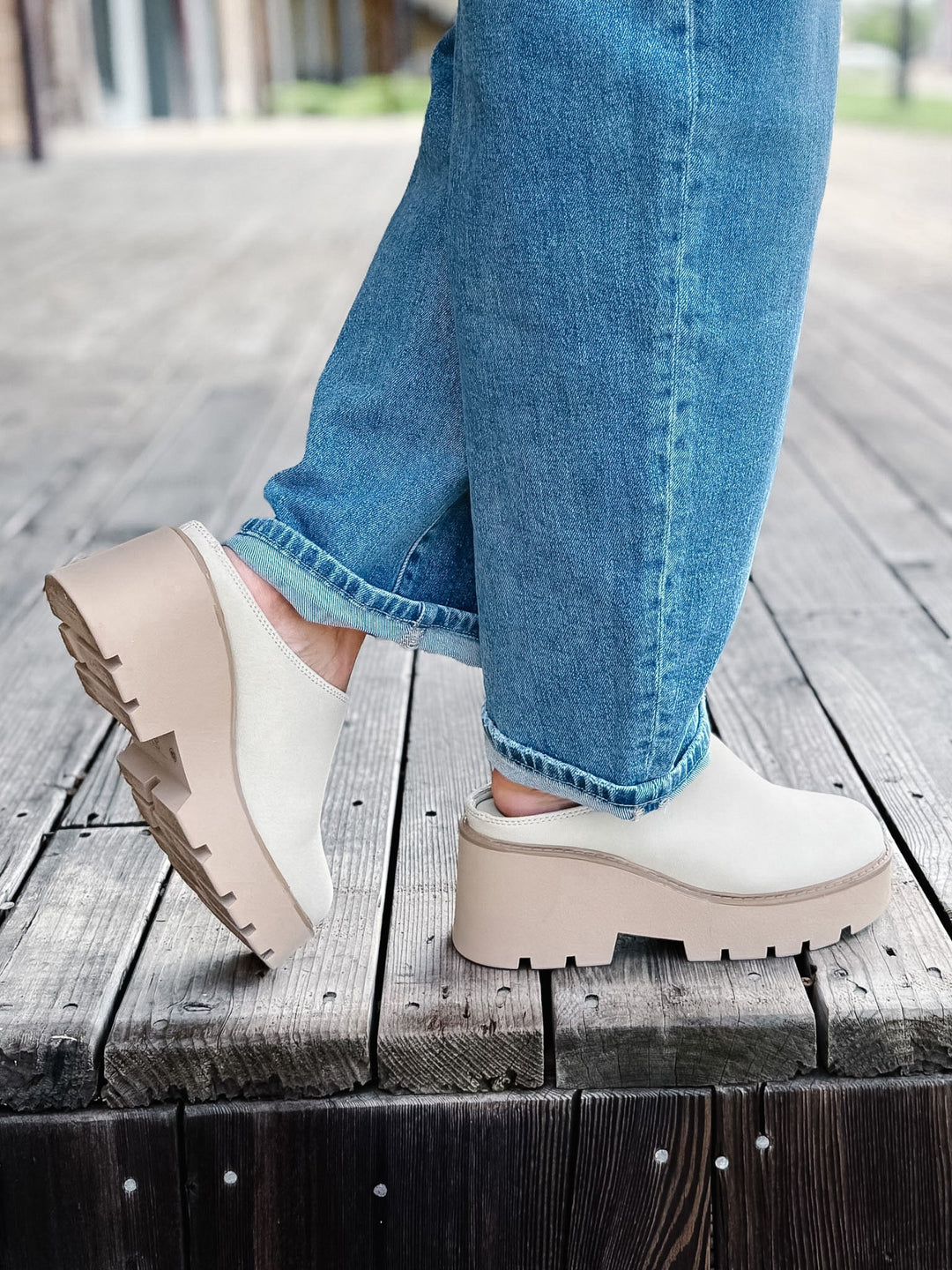 R-Test Suede Clogs, Beige