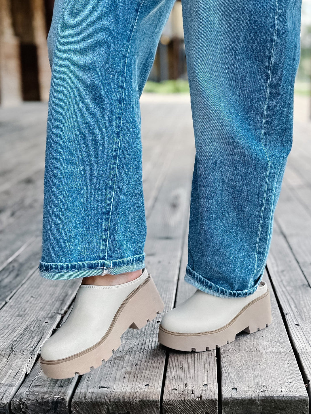 R-Test Suede Clogs, Beige