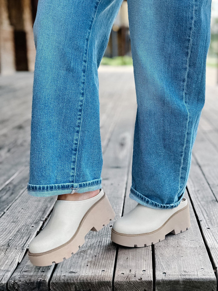 R-Test Suede Clogs, Beige