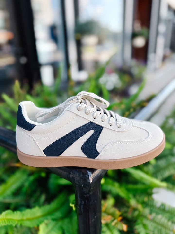 Retro Sneaker, Beige/Navy