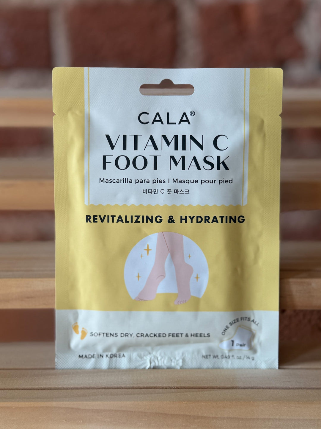 Revitalizing and Hydrating Foot Mask, Vitamin C