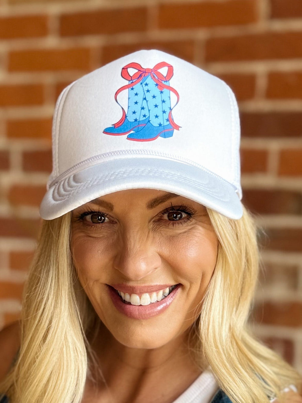 Star Print Boots with Bows Trucker Hat, White