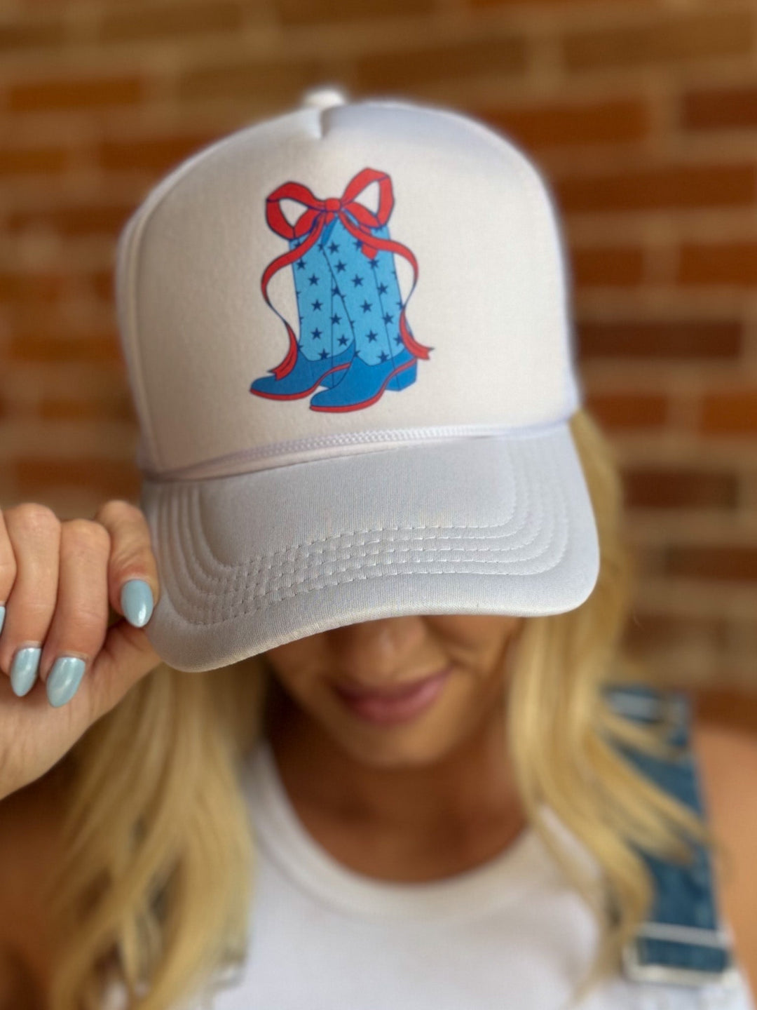 Star Print Boots with Bows Trucker Hat, White