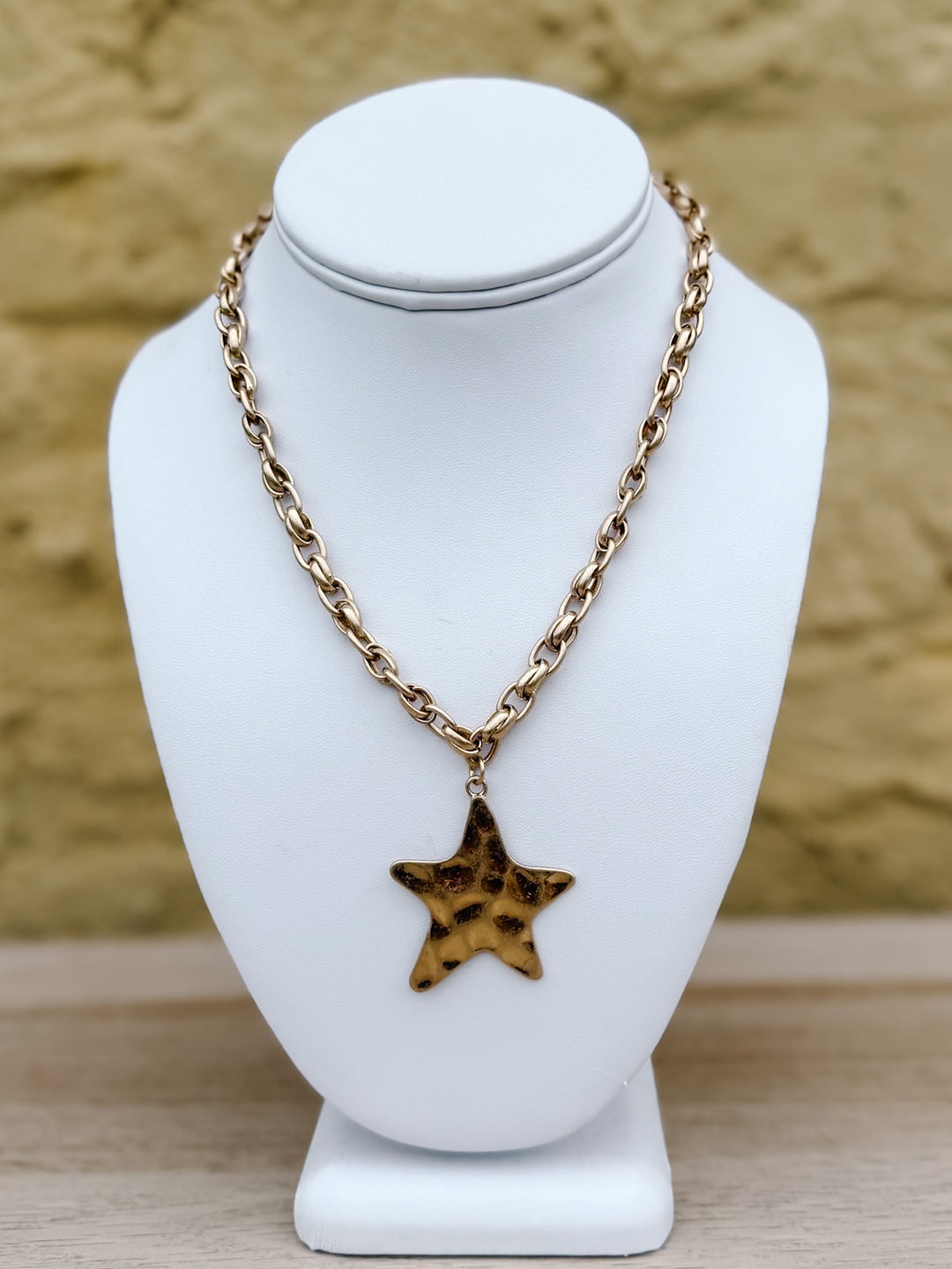 Starstruck Hammered Star Pendant Necklace
