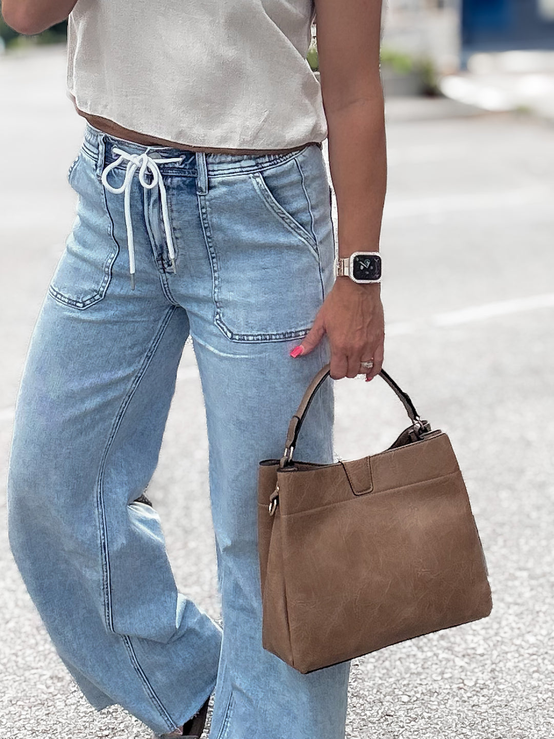 Tati Satchel, Taupe