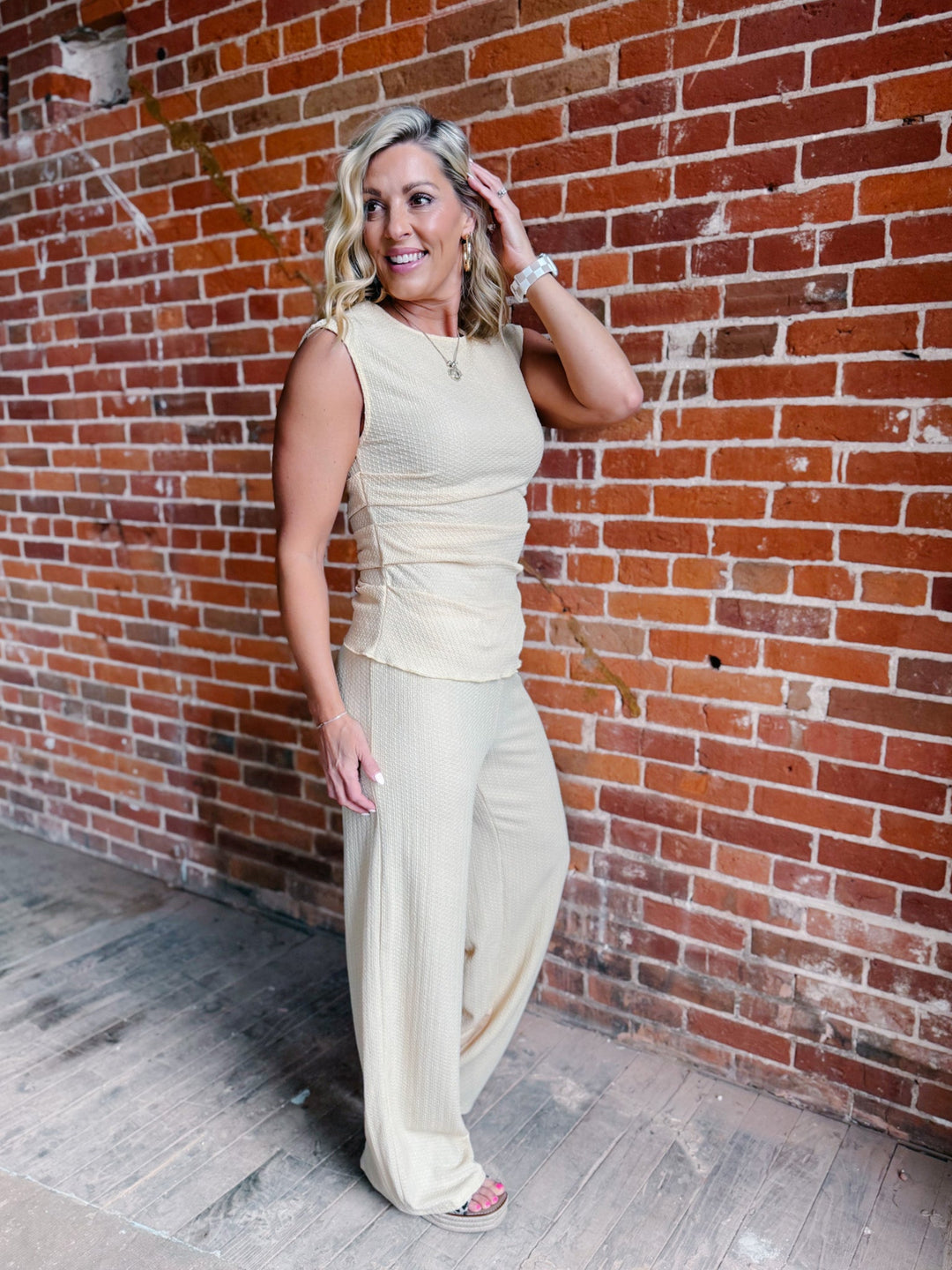 The Soft Glow Textured Set, Butter Yellow