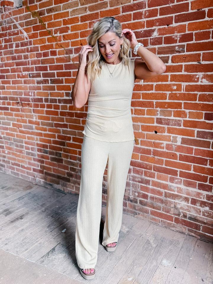 The Soft Glow Textured Set, Butter Yellow