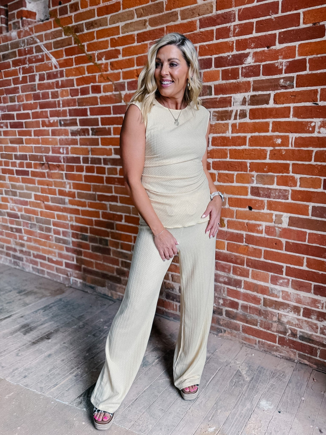 The Soft Glow Textured Set, Butter Yellow