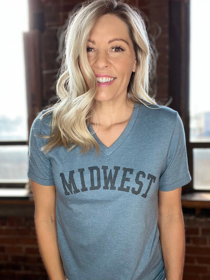 Midwest V-Neck Graphic Tee in Heather Slate